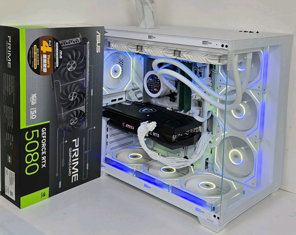 (RTX 5080 새제품 화이트)9800X3D, 32GB, B850M, 수랭쿨러, 1050W, 방송 게이밍컴퓨터본체 이미지