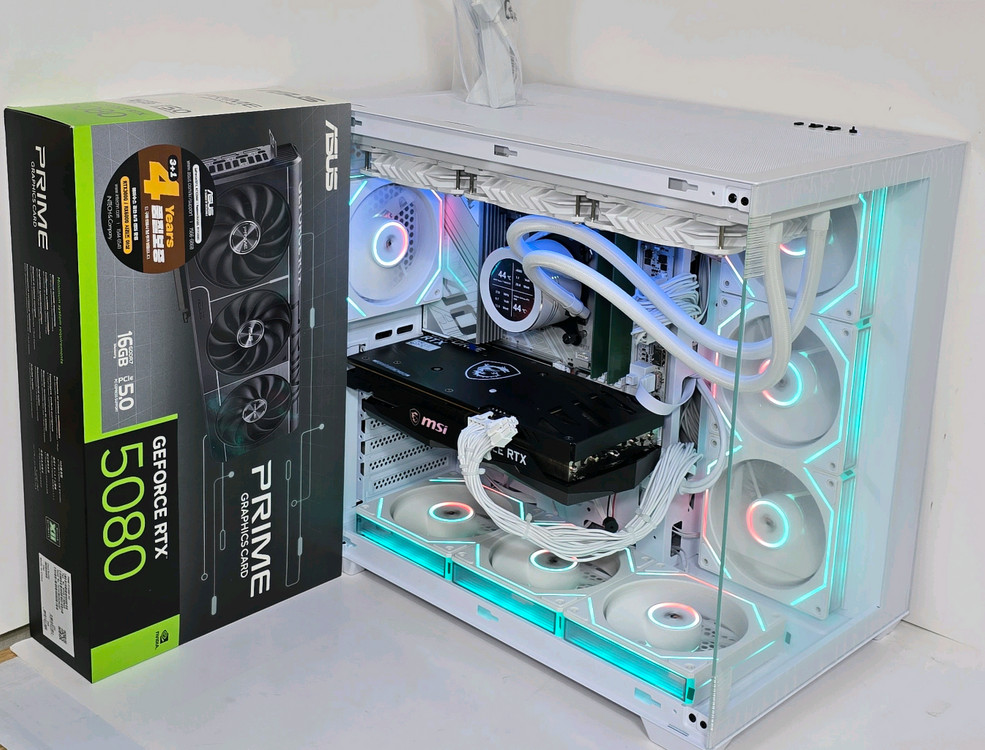 (RTX 5080 새제품 화이트)9800X3D, 32GB, B850M, 수랭쿨러, 1050W, 방송 게이밍컴퓨터본체 이미지