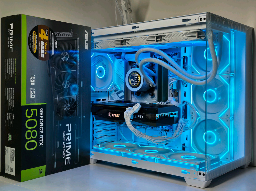 (RTX 5080 새제품 화이트)9800X3D, 32GB, B850M, 수랭쿨러, 1050W, 방송 게이밍컴퓨터본체 이미지