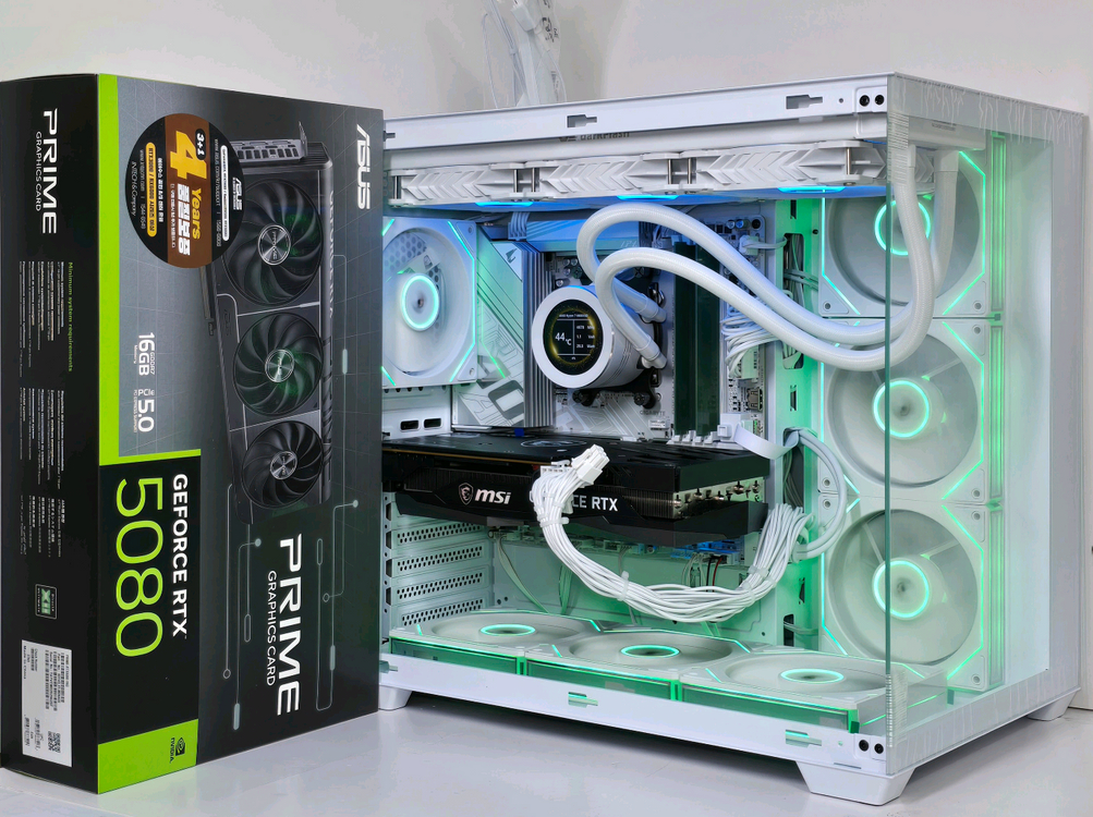 (RTX 5080 새제품 화이트)9800X3D, 32GB, B850M, 수랭쿨러, 1050W, 방송 게이밍컴퓨터본체 이미지