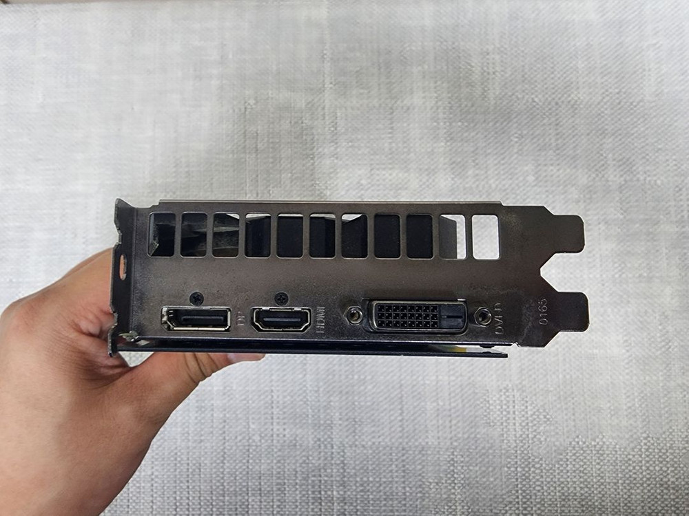 그래픽카드 GALAX GEFORCE GTX 1660 Ti 6GB 컨디션 좋습니다. 이미지