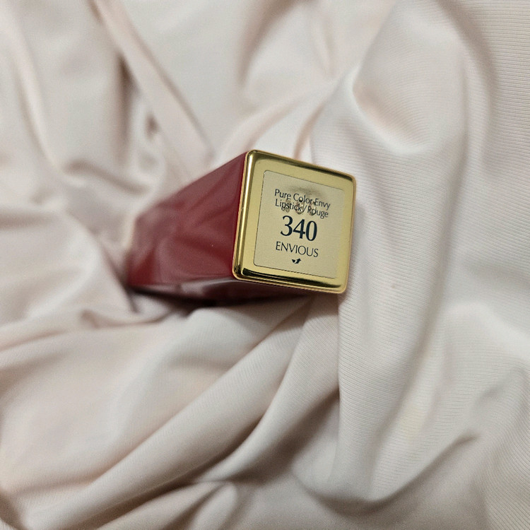 에스티로더 estee lauder 한정판 퓨어 컬러 엔비 립스틱 340 엔비어스 웜톤 쿨톤 레드 소녀시대 윤아 이미지