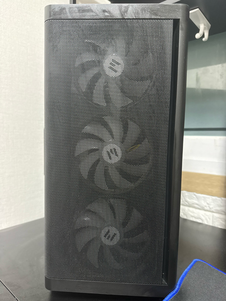 메인컴 서브컴 두세트 팔아요~AMD 라이젠 5 5600X RTX 4060 게이밍 PC 이미지