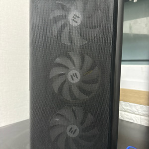 메인컴 서브컴 두세트 팔아요~AMD 라이젠 5 5600X RTX 4060 게이밍 PC 이미지