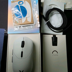 Rapoo 라푸 VT2K MAX 화이트 색상 마우스 이미지