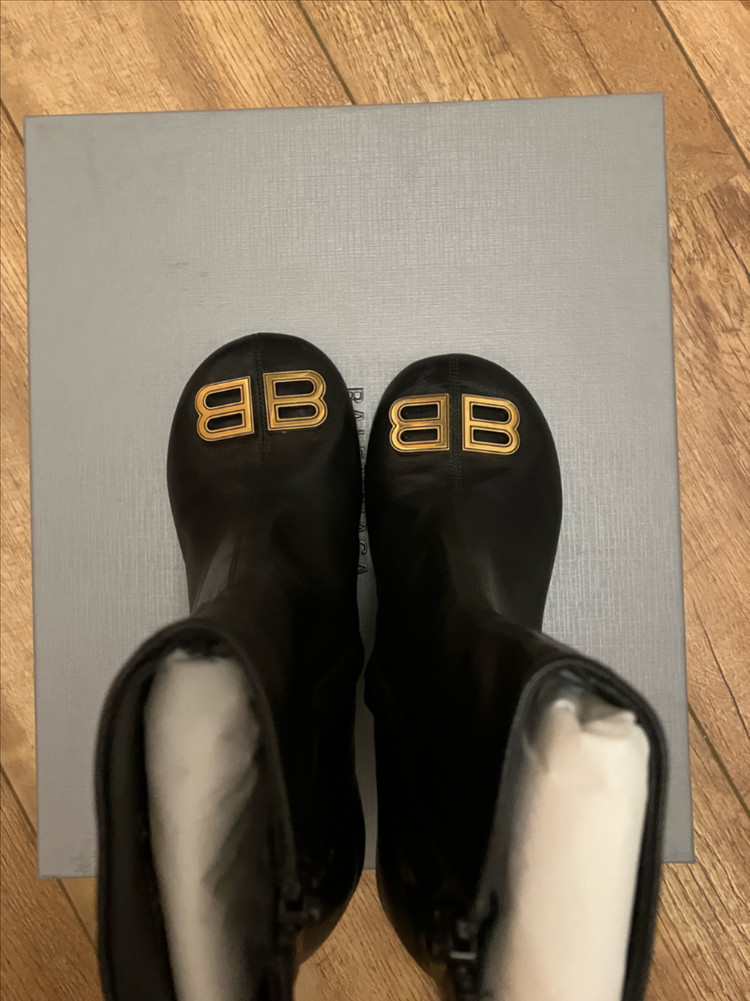 발렌시아가 그루피 부티 EU37 240 이미지
