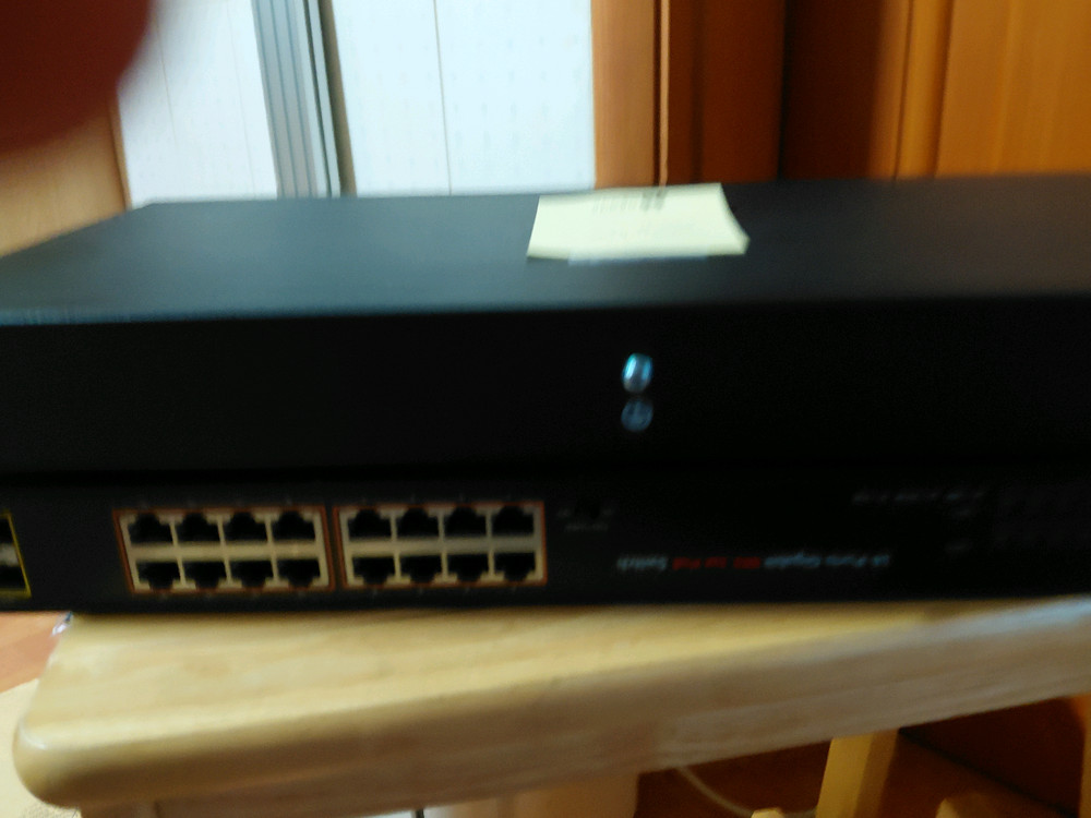 솔택 CCTV PoE 스위칭허브 24포트 기가 PoE허브 10/100/1000Mbps 이미지