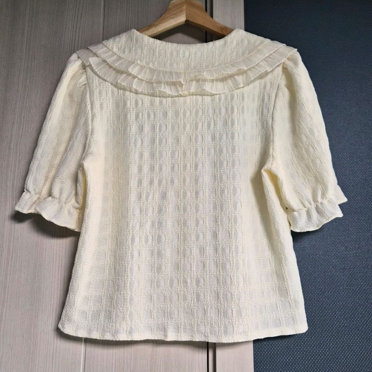 [새상품] 크림톤 빅카라 블라우스 / 얼굴톤 환해보이는 여리핏 이미지