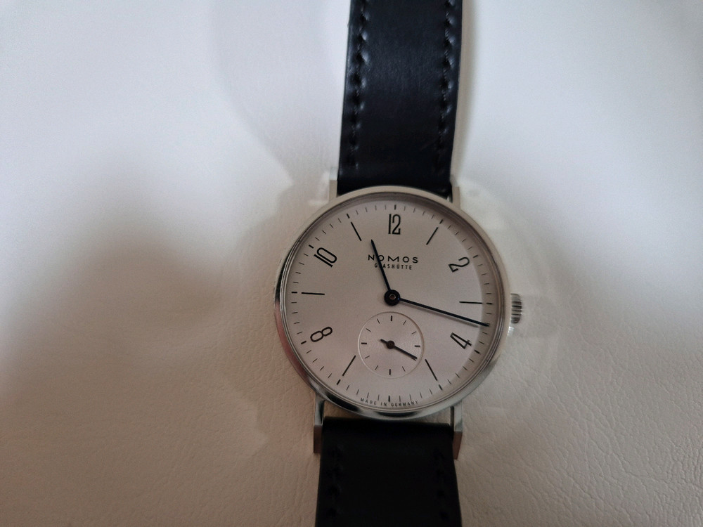 노모스 탕겐테 33mm 이미지