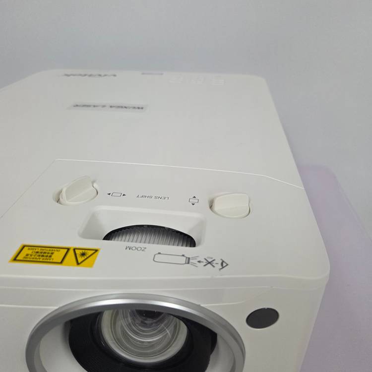 램프비 걱정 끝! 레이저 빔프로젝터 비비텍 KU5510L 5500안시 WUXGA 고화질 이미지