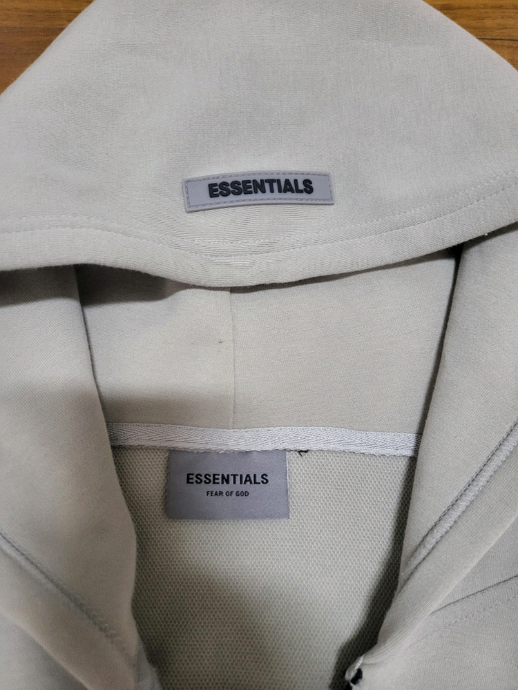 후드 집업 자켓(Fear of God Essential 사이즈 110)팝니다 사용감이 있습니다 이미지