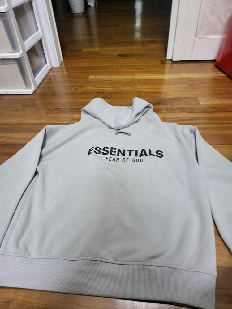후드 집업 자켓(Fear of God Essential 사이즈 110)팝니다 사용감이 있습니다 이미지