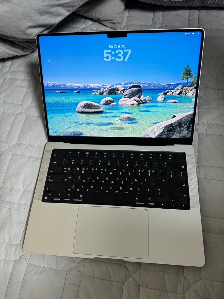 맥북프로 14인치 M1 Max 32gpu 32램 풀칩 실버 상태 좋음 이미지