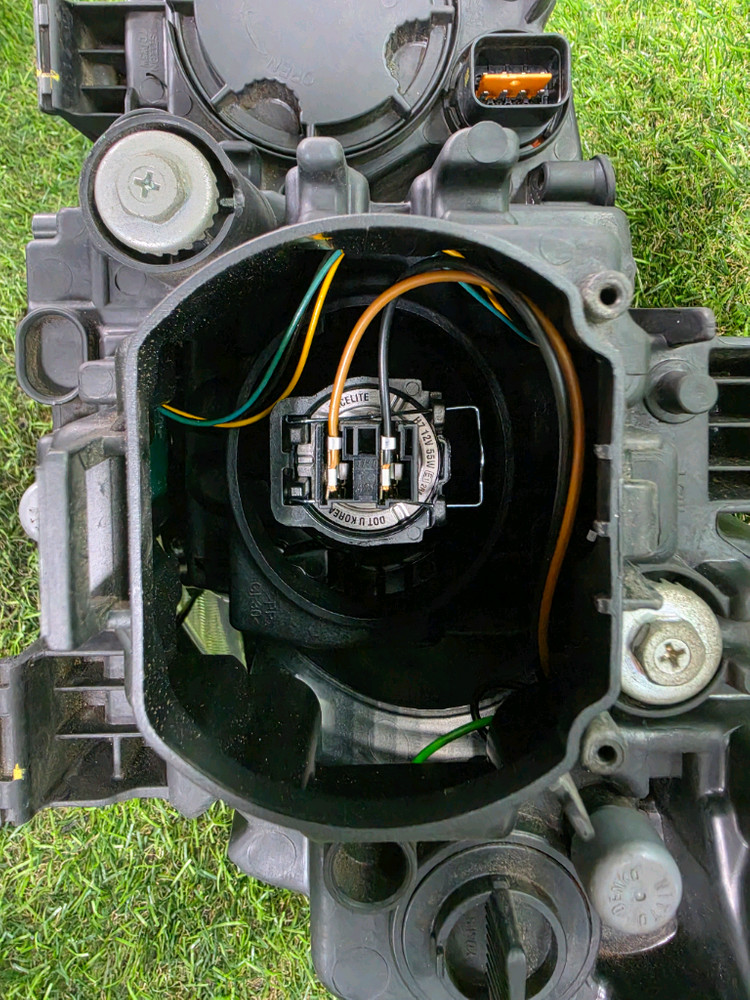 티볼리 조수석 할로겐 8핀 전조등 라이트 헤드램프 이미지