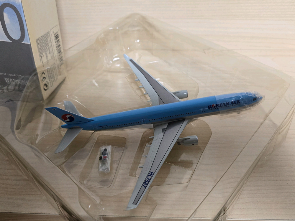 대한항공 A330-300 모형 1/400 스케일 이미지