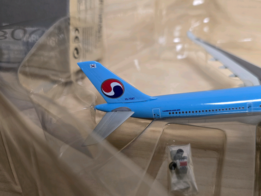 대한항공 A330-300 모형 1/400 스케일 이미지