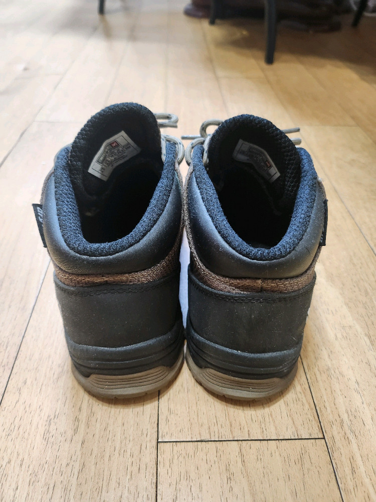 정품 밀레 등산화 245mm 이미지