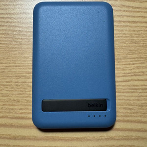 벨킨 부스트업 프로 Qi2 15W 마그네틱 무선 충전 스탠드 보조배터리 5000mAh 택포 이미지
