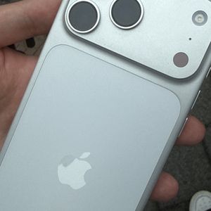 아이폰 17프로맥스 실버 256GB 이미지