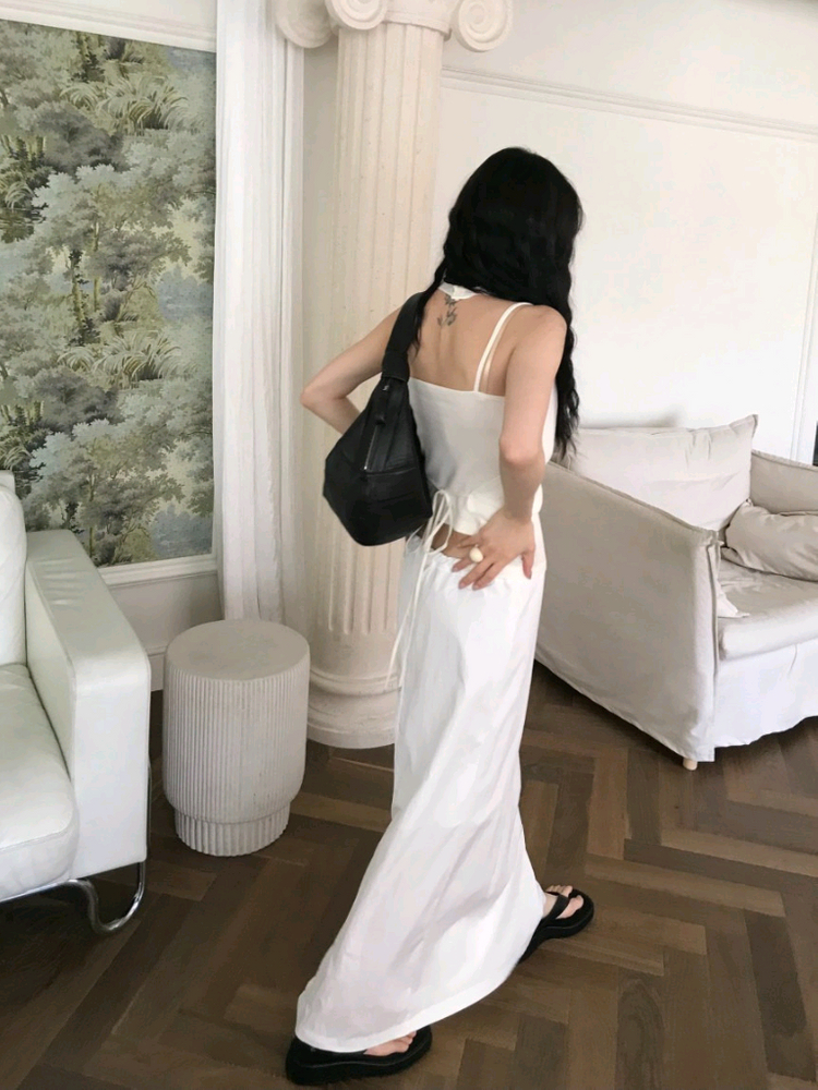 시드니 홀터 뷔스티에 레이어드 블라우스 나시 .차콜 이미지
