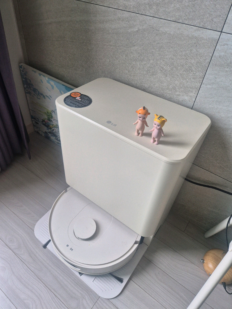 LG코드제로 AI 오브제컬렉션 로보킹 올인원 판매합니다. 이미지