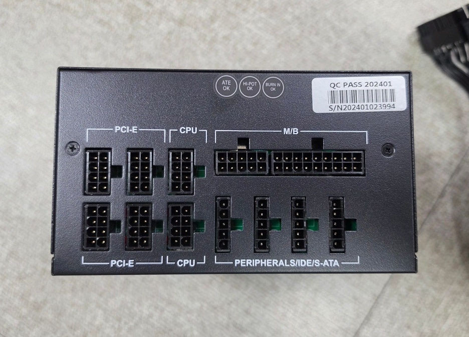에너지옵티머스 FOCUS 1000W 80PLUS GOLD 풀 모듈러 파워 서플라이 이미지
