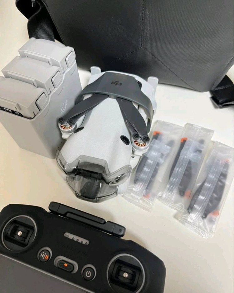 DJI Mini 4 Pro 플라이 모어 콤보 (RC 2) 이미지