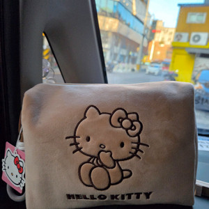 산리오 헬로키티 벨벳 파우치 베이지 이미지