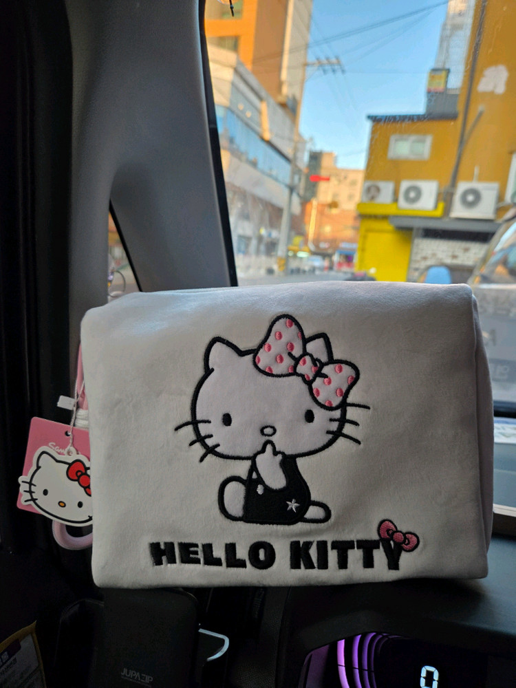 산리오 헬로키티 벨벳 파우치 화이트 이미지