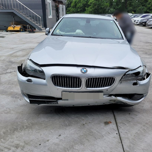BMW 530i F10 / 실내 or 전장 및 외장 부품 판매합니다 이미지