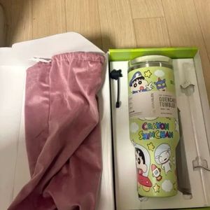 스탠리 짱구 콜라보 퀜처 텀블러 이미지