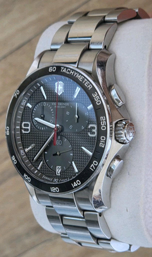 빅토리녹스 스위스아미 크르노클래식 42mm 쿼츠 시계 이미지