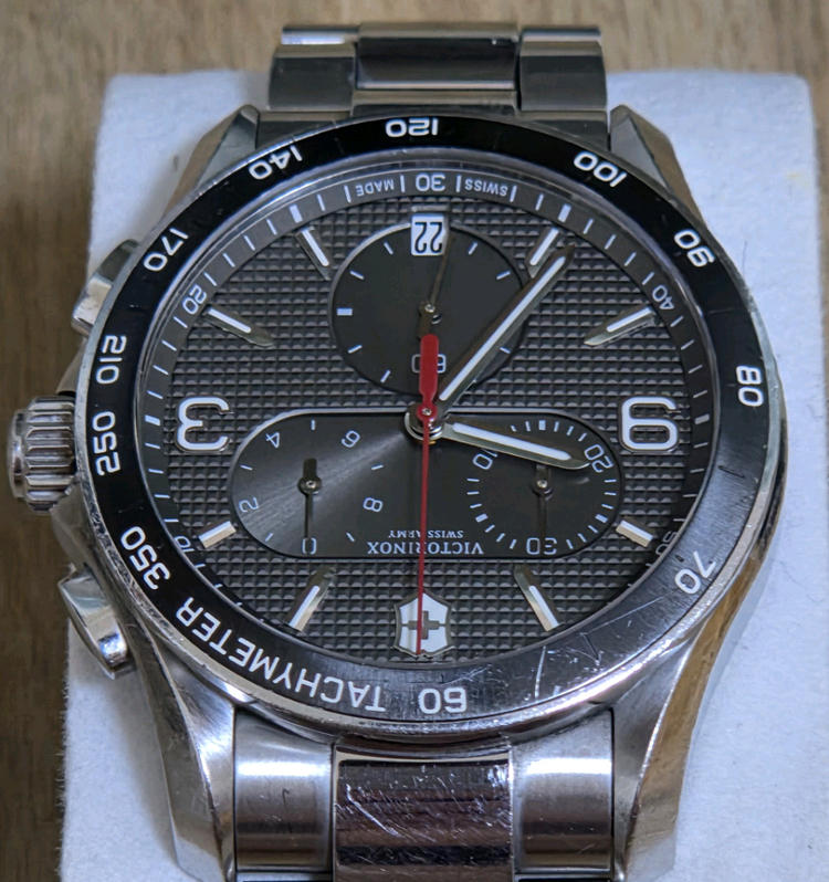 빅토리녹스 스위스아미 크르노클래식 42mm 쿼츠 시계 이미지