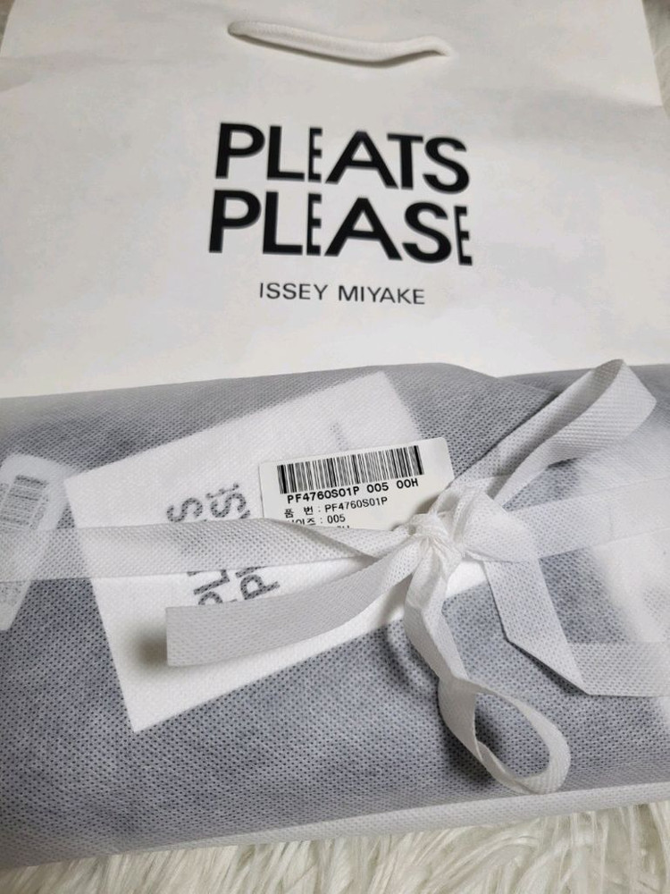이세이미야케 플리츠플리즈 탑 하이넥 민소매 미스트 탑 다크블루 이미지