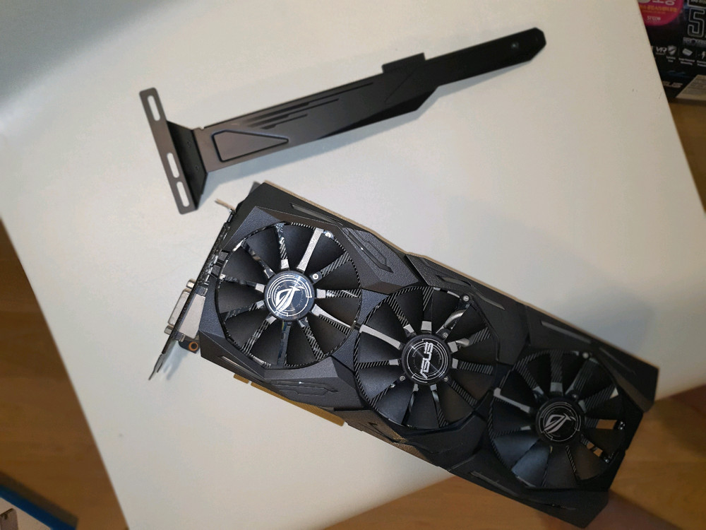 ASUS ROG STRIX 지포스 GTX 1080Ti 이미지