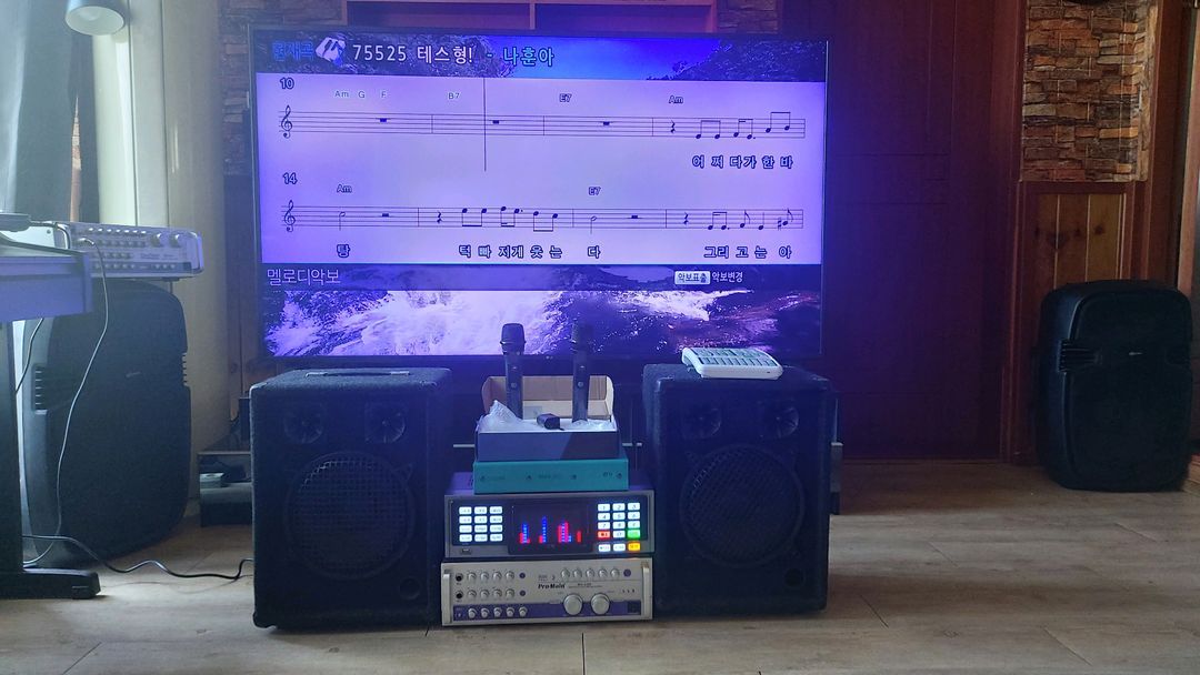 태진 k10 노래방 반주기 풀 세트 이미지