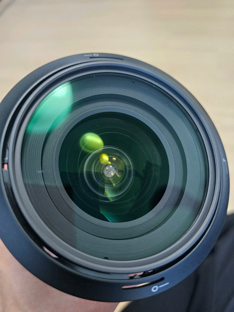 니콘 AF-S 16-35mm f/4 ED VR 렌즈 이미지