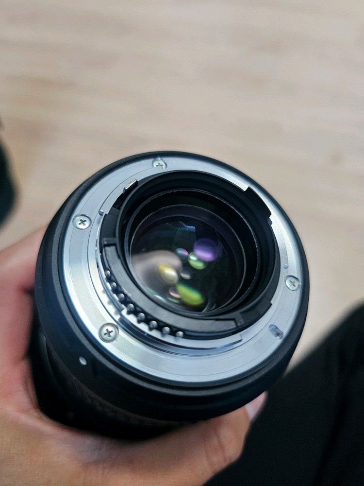 니콘 AF-S 16-35mm f/4 ED VR 렌즈 이미지