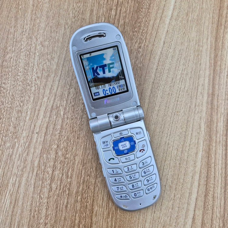올드폰 구형폰 옛날폰 피처폰 삼성애니콜 세븐폰 SPH-V4300 이미지