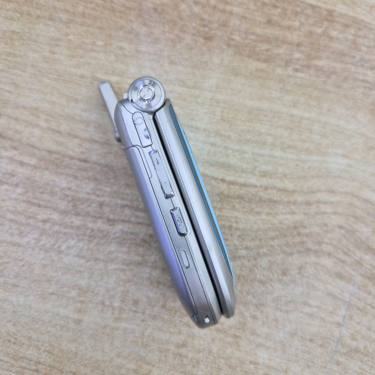 올드폰 구형폰 옛날폰 피처폰 삼성애니콜 세븐폰 SPH-V4300 이미지