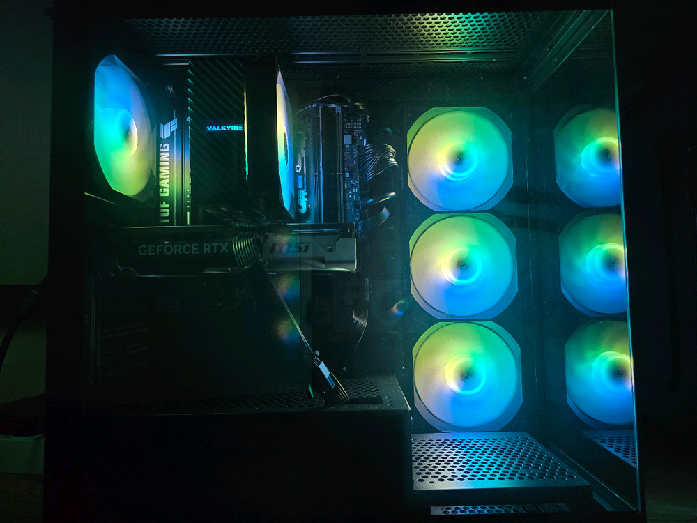 (대전개인)고사양 게이밍 pc 본체 데스크탑 새제품 싸게팝니다.라이젠7500 rtx5060ti 이미지
