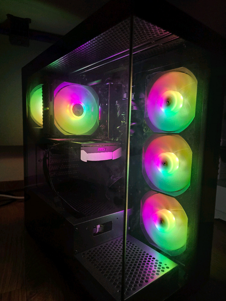 (대전개인)고사양 게이밍 pc 본체 데스크탑 새제품 싸게팝니다.라이젠7500 rtx5060ti 이미지