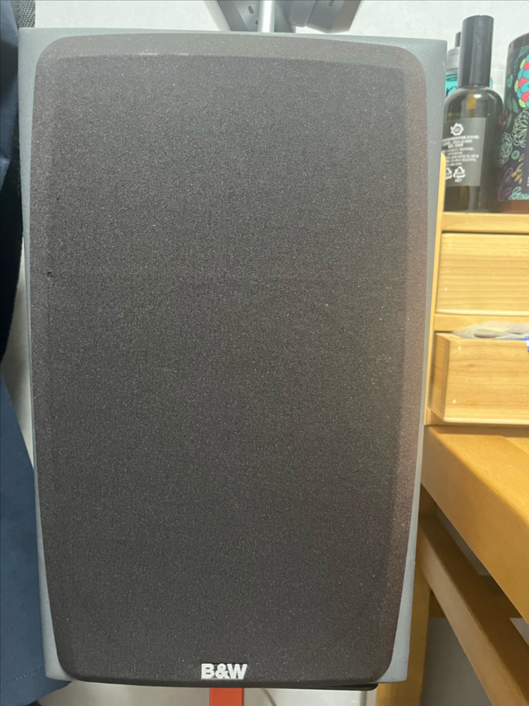 B&W DM303 북쉘프 스피커 이미지