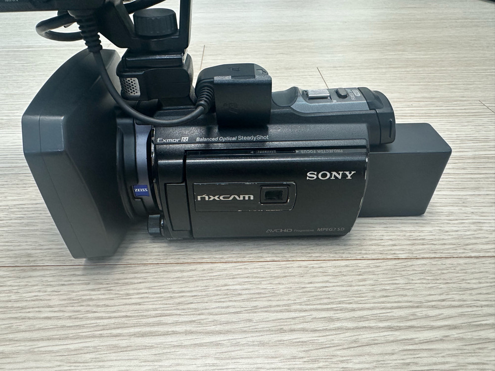 소니 정품 HXR-NX30N 캠코더 판매합니다 이미지