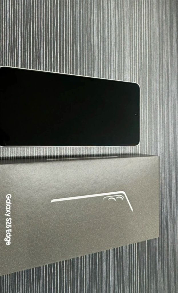 s25 엣지 실버 256GB 자급제 이미지