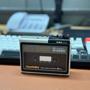 AIWA HS-F2 워크맨 이미지