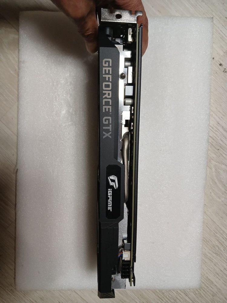 컬러플 GTX1660Ti 3팬 ULTRA 그래픽카드 이미지