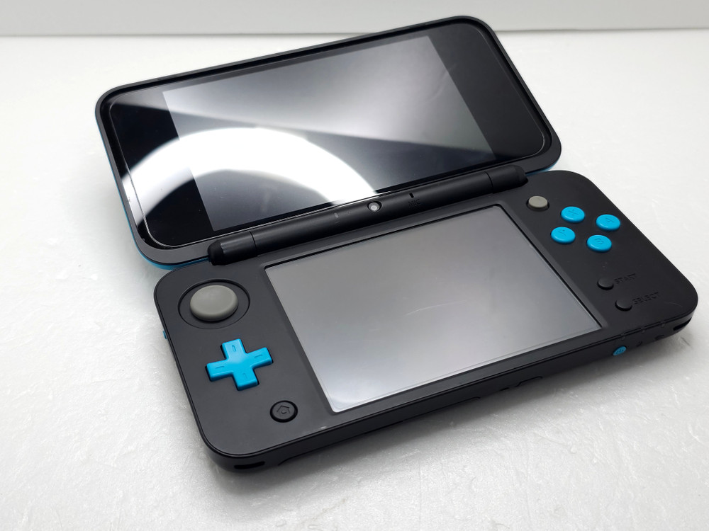 닌텐도 NEW 2DS 블랙 블루 32gb 풀세트 이미지
