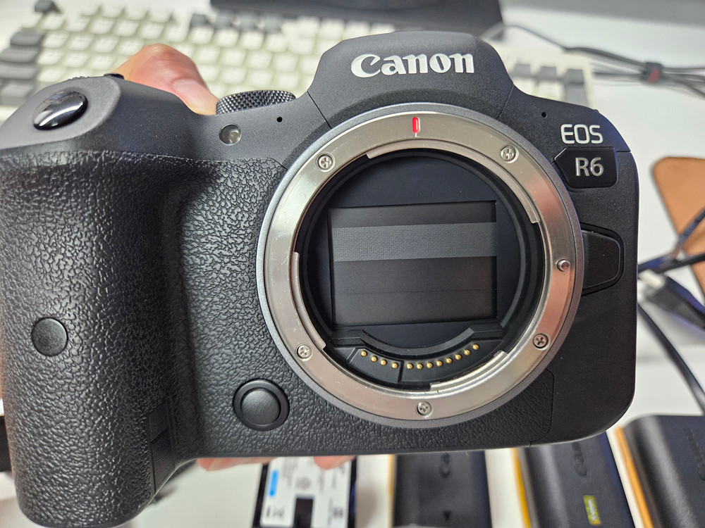 캐논 EOS R6 미러리스 카메라 이미지