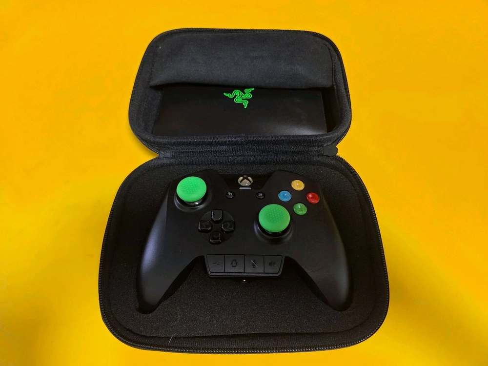 xbox 레이저 와일드캣 유선 컨트롤러 이미지